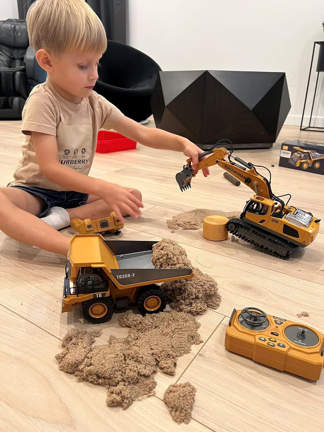 11-Channel Remote Control Excavator