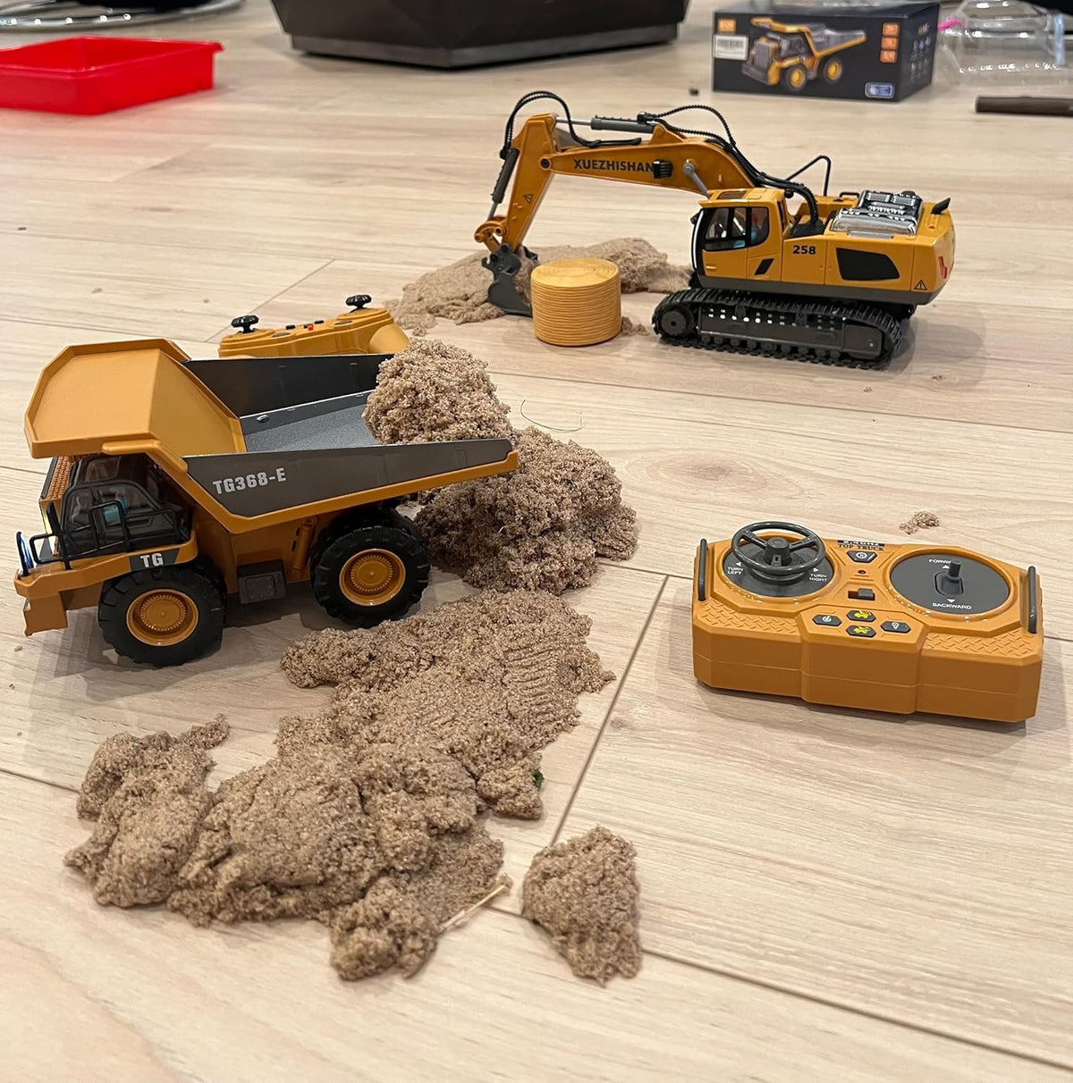 11-Channel Remote Control Excavator